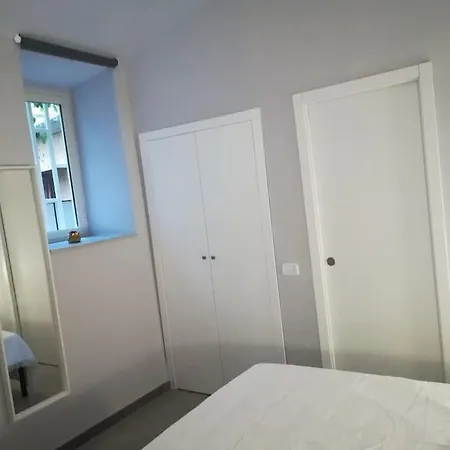 Lam's Little House * נאפולי