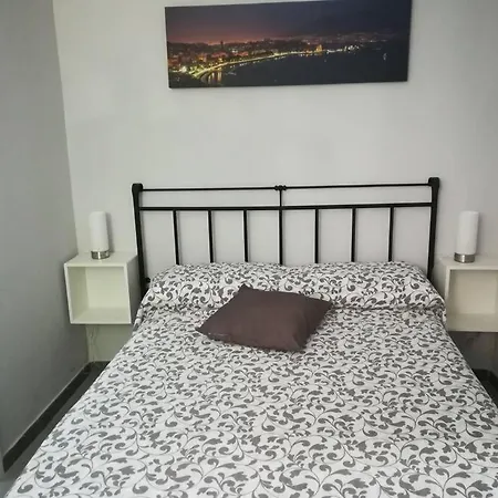 Lam's Little House * נאפולי