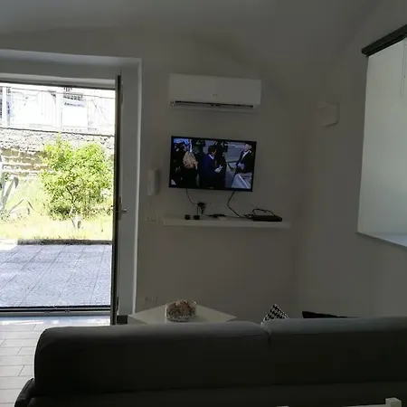 בית נופש Lam's Little House נאפולי